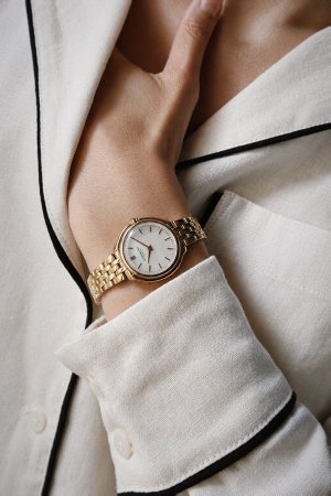 RAYMOND WEIL Toccata Heritage 5250-P-97001 女士腕錶佩戴情境