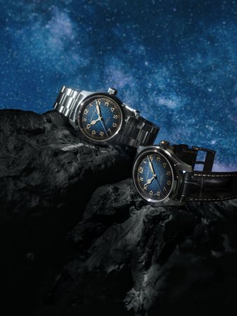 Hamilton Khaki Field Murph 38mm 星空藍錶盤的皮革與精鋼錶鍊版本生活情境照